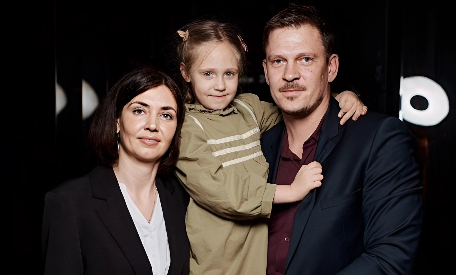 Андрій Ісаєнко з дружиною Оеся Моргунець-Ісаєнко, режисерка.Та дочка дочка Марія.