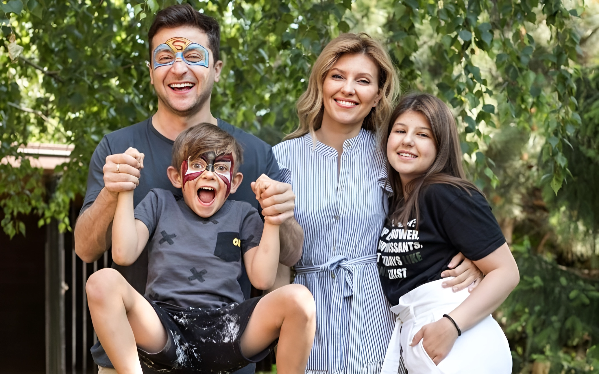 Volodymyr Zelenskyy with his family