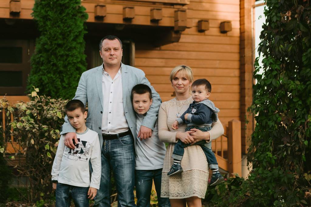 Андрій Мацола та дружина Світлана з дітьми